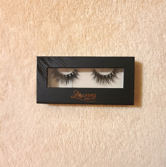 Mykonos Lite Lashes by Lilly Lashes - Picture 1 of 3